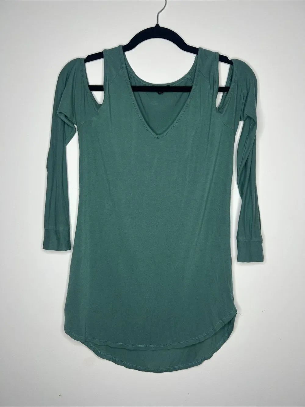 Dynamite Green Cold Shoulder Long Sleeve Top Size XS